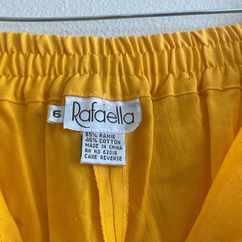 Vintage Rafaella Mustard Yellow Knee Length Shorts Size 6